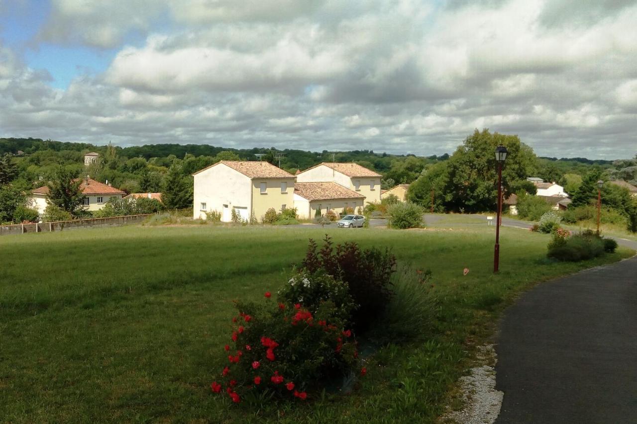 BonAbri Vacances - Chambres d'hôtes Chazelles  Extérieur photo