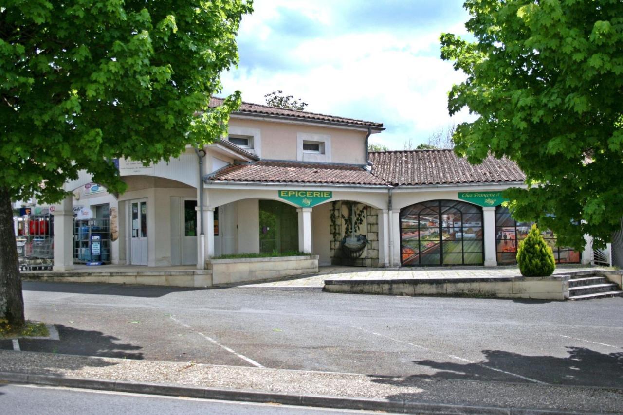 BonAbri Vacances - Chambres d'hôtes Chazelles  Extérieur photo